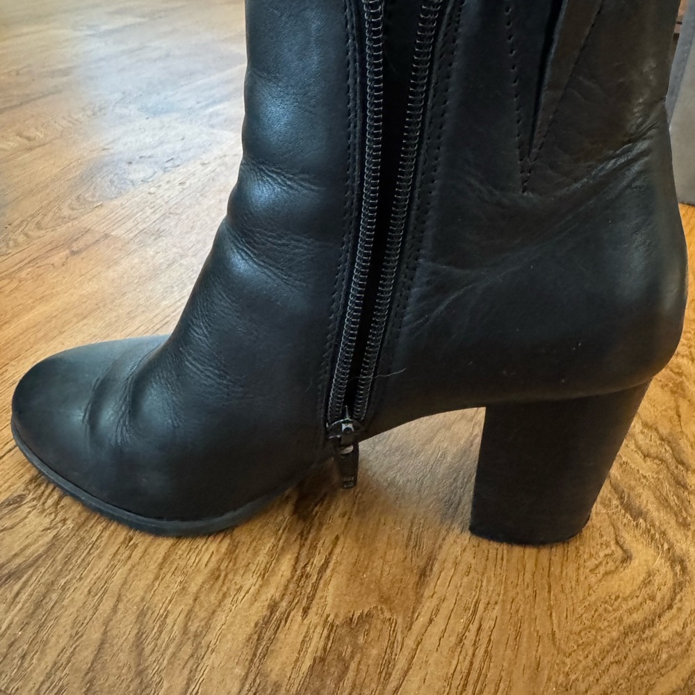 Vionic booties - Picture 7 of 10